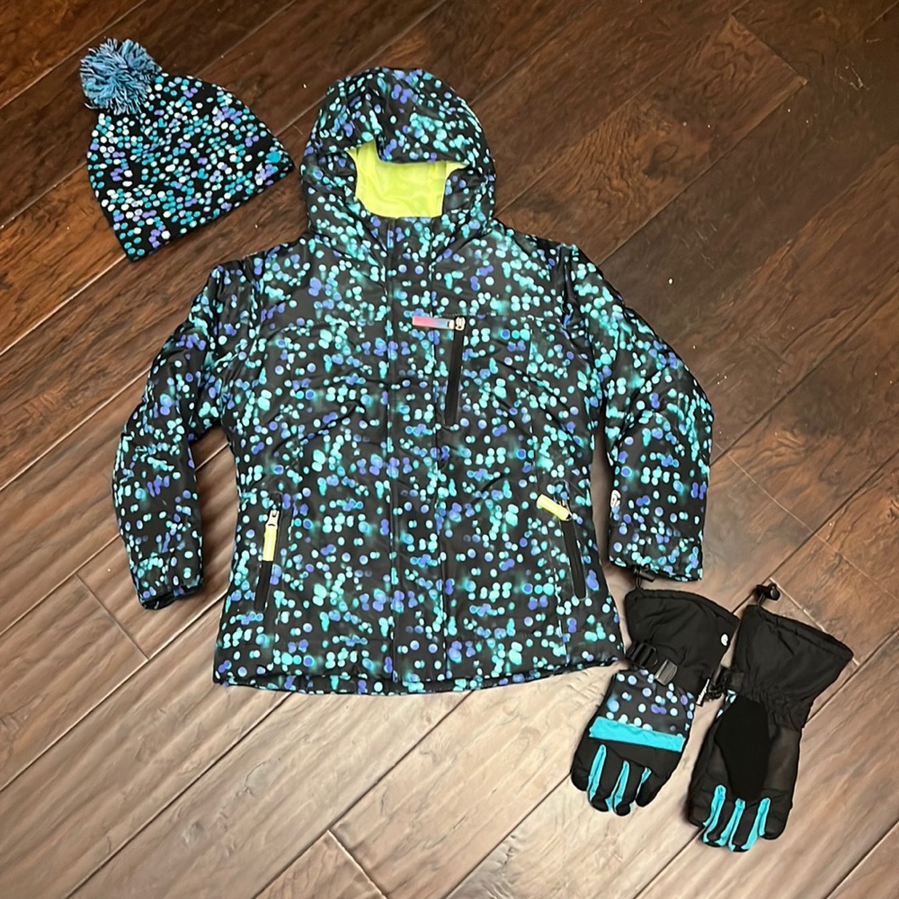 Champion girls ski jacket with matching hat and gloves